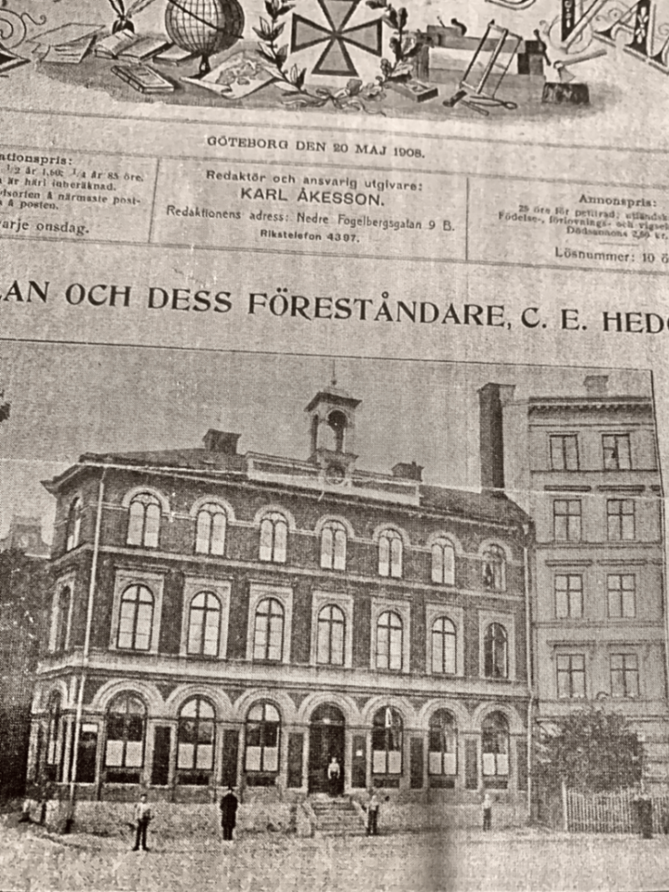Tidningssida med skolbyggnaden